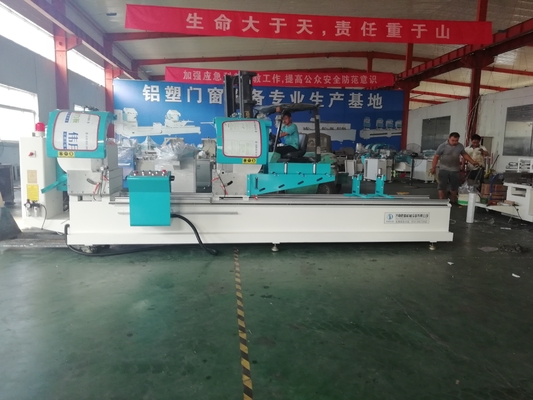 Chine La coupe de profil de machine de fenêtre en aluminium de commande numérique par ordinateur a vu la machine LJZ2 - commande numérique par ordinateur - 500X4200 fournisseur